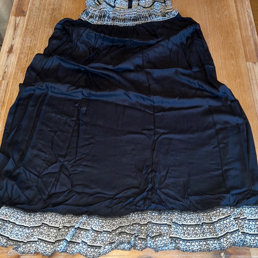 World market long dress. Size L/XL. Black and white